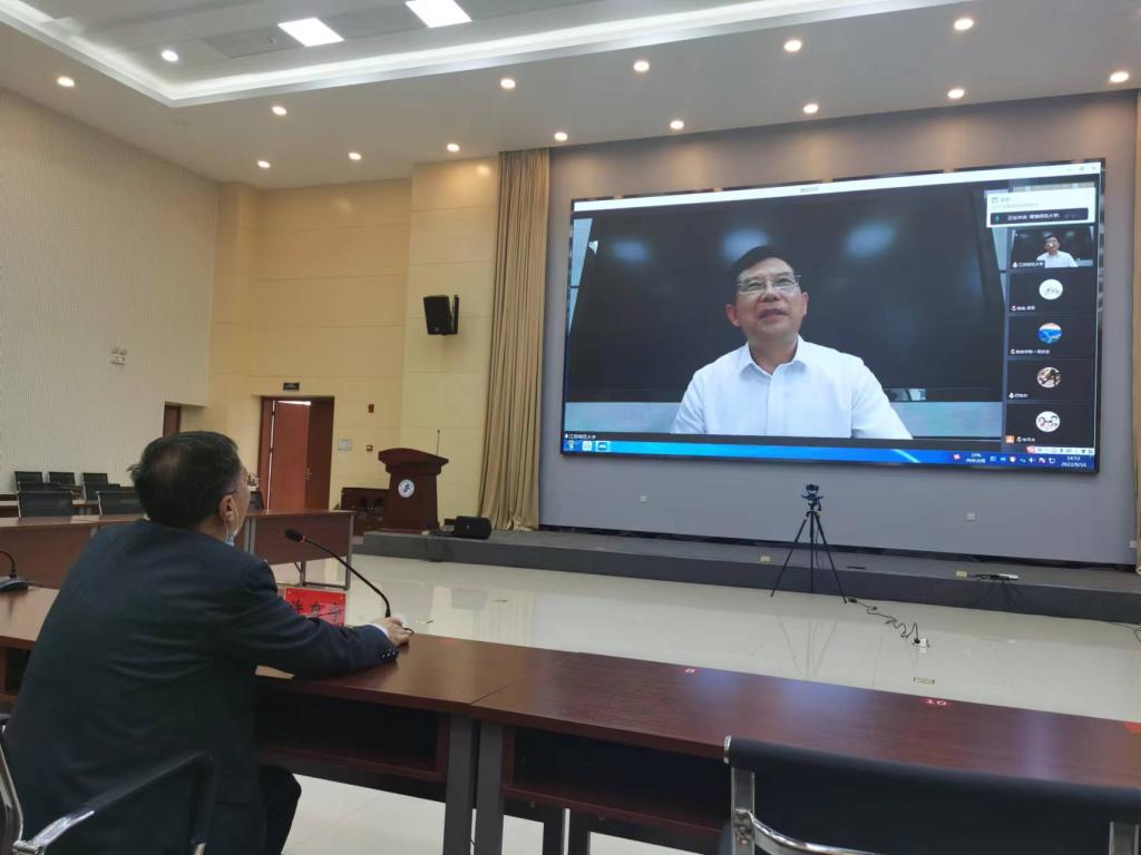 江蘇師范大學(xué)黨委副書記劉廣登授課.jpg