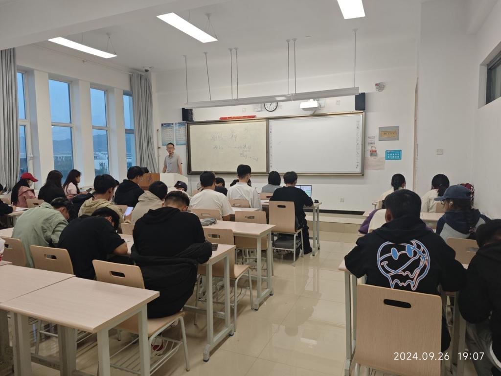鑄牢中華民族共同體意識,,創(chuàng)建全國民族團(tuán)結(jié)示范省.png 鑄牢中華民族共同體意識,創(chuàng)建全國民族團(tuán)結(jié)示范省.png