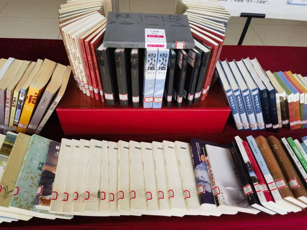 書(shū)展3.jpg 書(shū)展3.jpg
